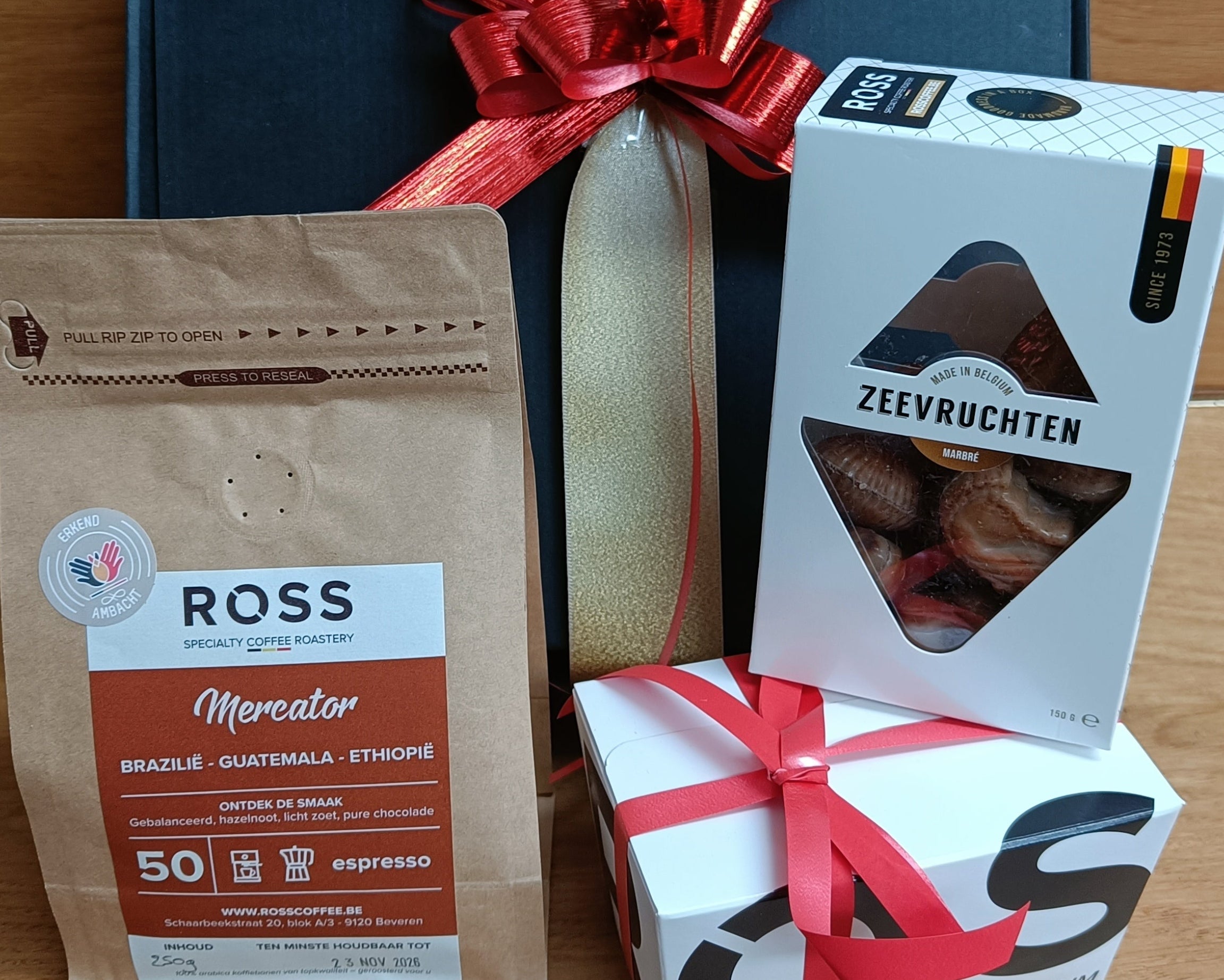 Mercator Koffiepakket met chocolade – ROSS Coffee geschenkpakket met Mercator koffie, Belgische pralines, en zeevruchten