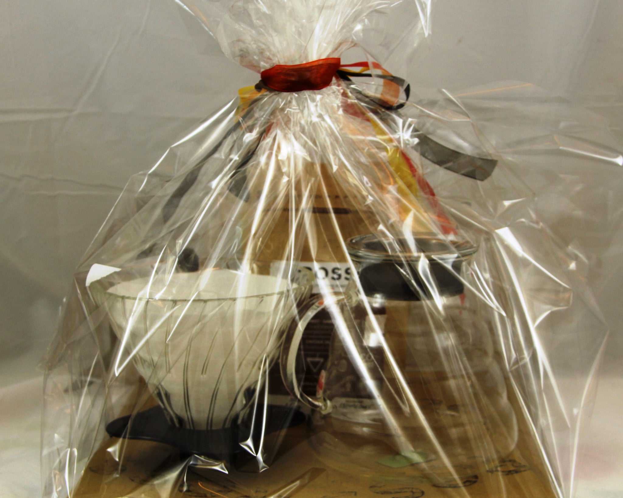 Slow Coffee geschenkpakket – Hario V60 dripper en glazen koffieserver met ambachtelijk geroosterde ROSS 100% Arabica koffiebonen.